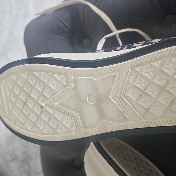 Stylish High-Top Sneakers Dior - Picture 11 of 12